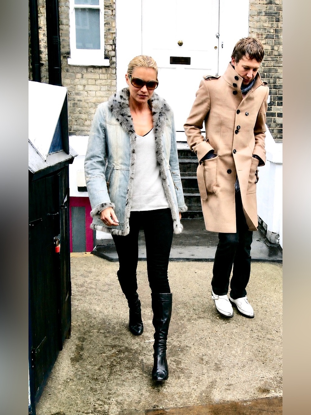 Burberry Light Blue Denim Jacket with White Fur Trim - Picture 3 of 9